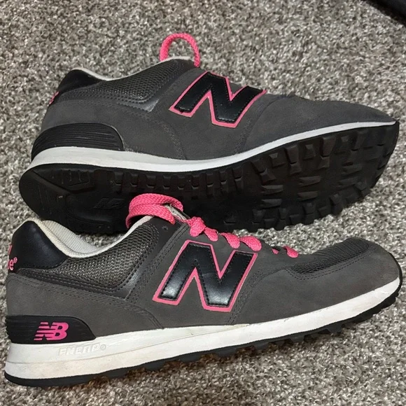 New Balance Women's Gray Sneakers with Pink Accents - Picture 2 of 7